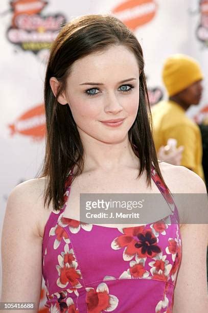 6,062 Alexis Bledel Photos & High Res Pictures